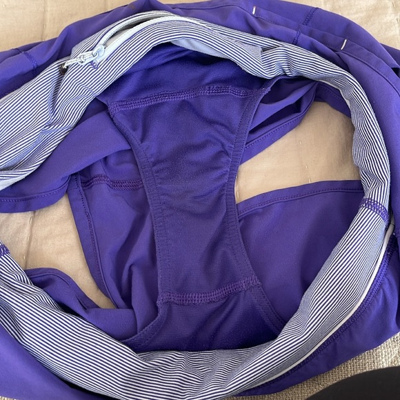 Lululemon 2.5 inch speed shorts - Picture 5 of 5